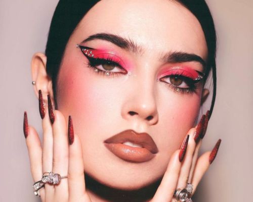 Monochromatic Magic- 10 aesthetic party makeup trends