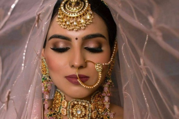 Minimal bridal makeup for flawless bridal look