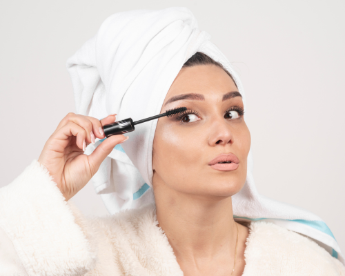 Enhance your eye lashes No-makeup makeup look